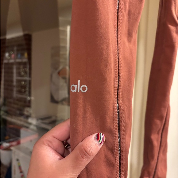 Coral size xxs Alo Yoga leggings - Picture 4 of 7